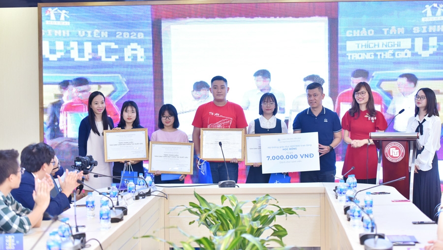 Tân sinh viên làm gì để thích nghi trong thế giới VUCA?