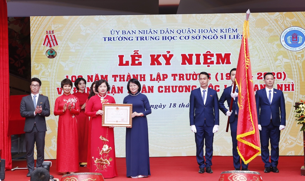 Trường THCS Ngô Sĩ Liên đón nhận Huân chương Độc lập hạng Nhì