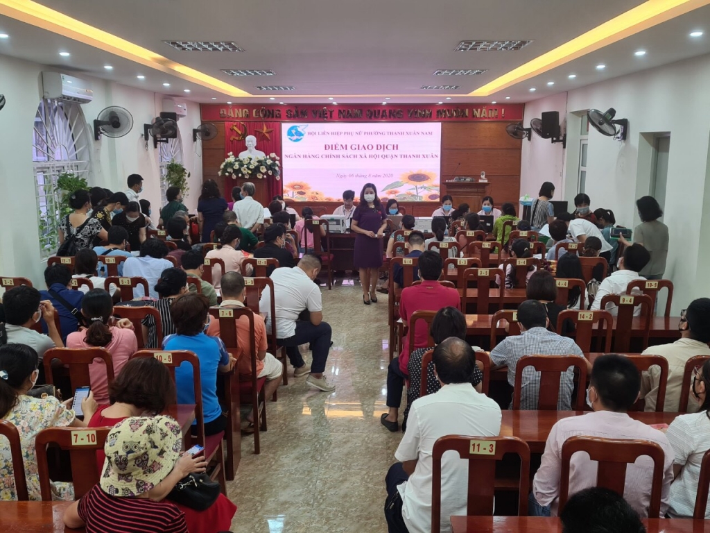 Người phụ nữ giỏi việc Hội, đảm việc nhà