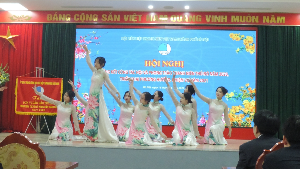 Tiết mục văn nghệ đặc sắc tại hội nghị