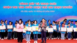 Trao giải cuộc thi trực tuyến 