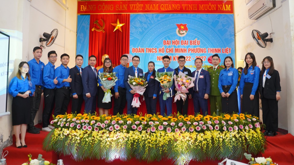 Ban chấp hành Đoàn phường Thịnh Liệt nhiệm kỳ 2022-2027 ra mắt tại Đại hội