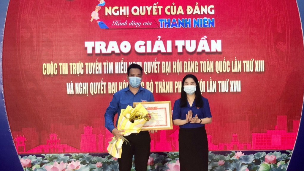 Trường Đại học Mở Hà Nội nhận bằng khen tại cuộc thi trực tuyến tìm hiểu Nghị quyết Đại hội Đảng Toàn quốc lần thứ 13 và Nghị Quyết đại hội Đảng bộ Thành phố Hà Nội lần thứ 17