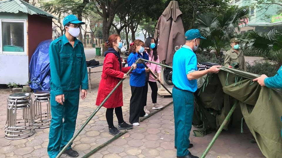 Thanh niên tình nguyện quận Hoàng Mai hỗ trợ kích hoạt lại khu cách ly tập trung tại ký túc x