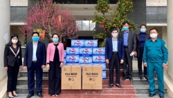 5.000 khẩu trang kháng khuẩn trao tặng tới xã Tiền Phong