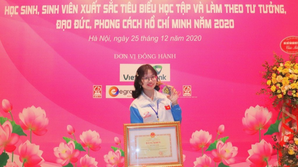 Quá trình học tập, Thùy Linh đạt nhiều thành tích xuất sắc 