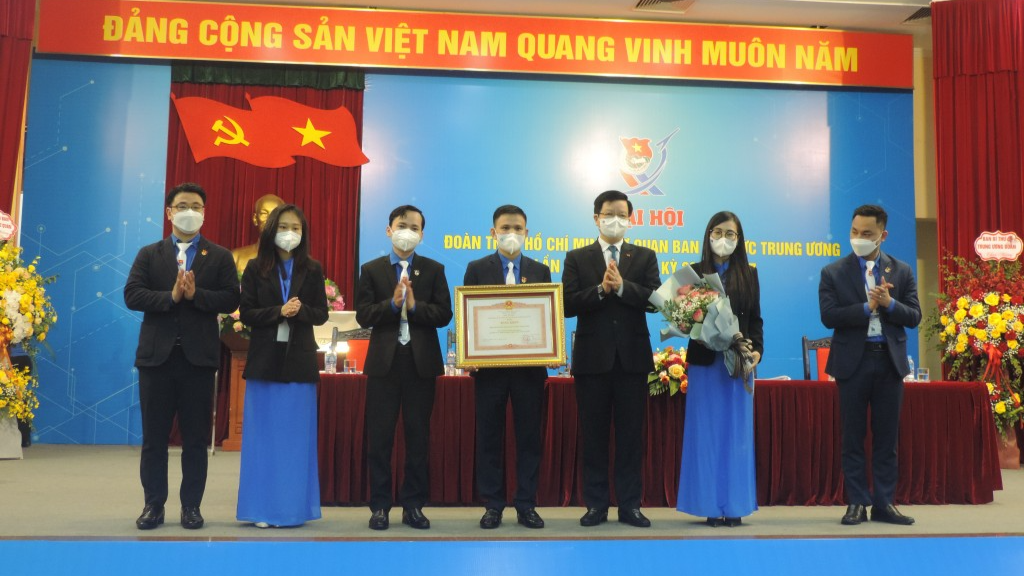 Đoàn Thanh niên cơ quan Ban Tổ chức Trung ương đón nhận Bằng khen của Thủ tướng Chính phủ 