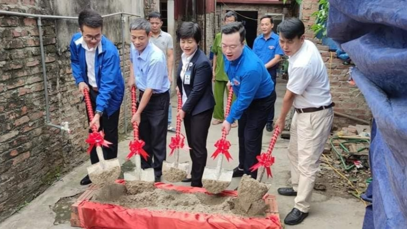 Lễ khởi công xây dựng ngôi nhà nhân ái tặng gia đình chị Nguyễn Thị Hồng Nhung 