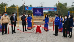 Chào Tháng Thanh niên, khánh thành sân chơi thiếu nhi