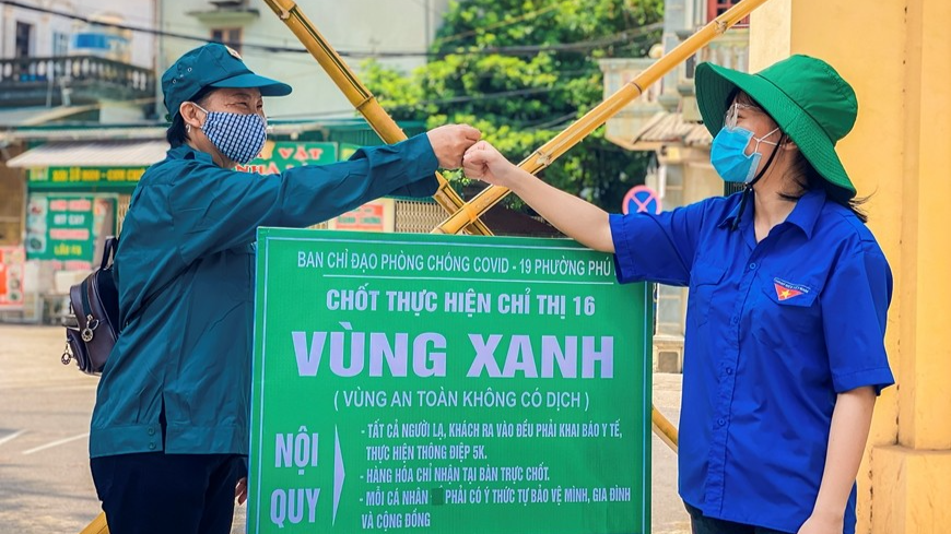 Thanh niên Thủ đô tham gia trực chốt bảo vệ vùng xanh 