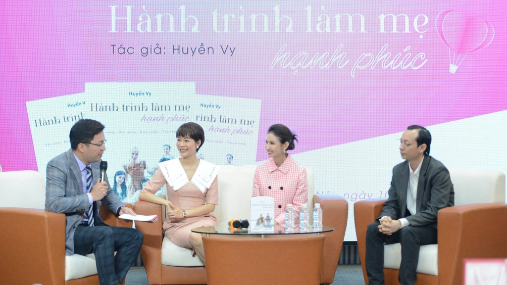 Các vị khách mời giao lưu tại chương trình 