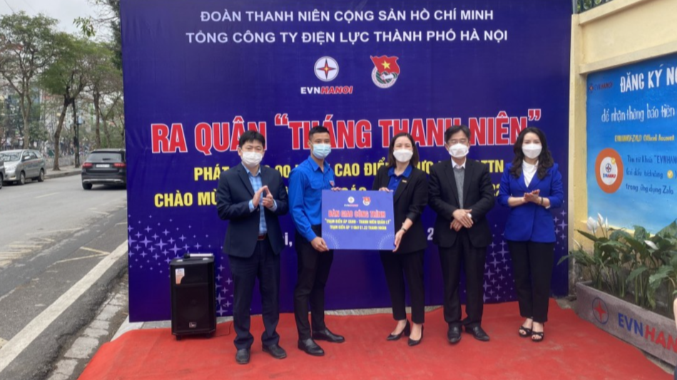 Tuổi trẻ EVNHANOI làm mới những bức tường cũ, xanh hóa cơ quan