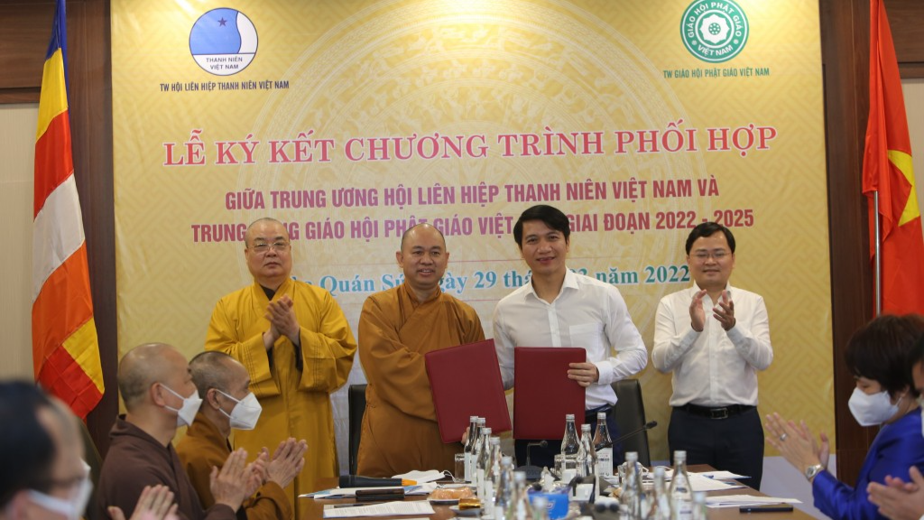 Lễ ký kết giữa Trung ương Hội LHTN Việt Nam 