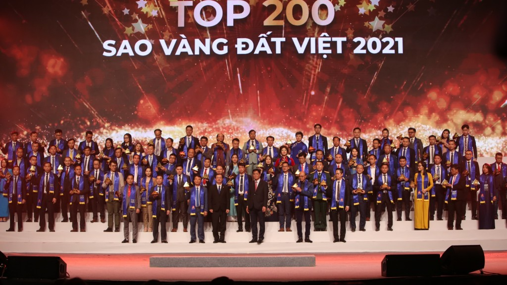 Các doanh nghiệp lot top 200 được vinh danh 