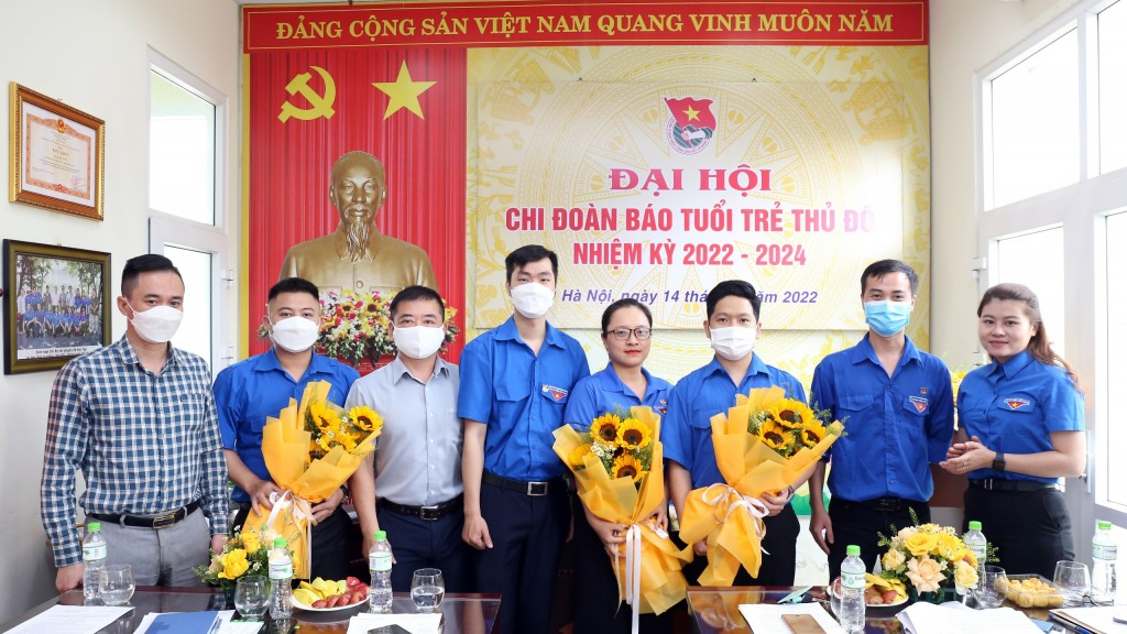 Ban chấp hành Chi đoàn báo Tuổi trẻ Thủ đô nhiệm kỳ 2022 - 2024 ra mắt tại Đại hội