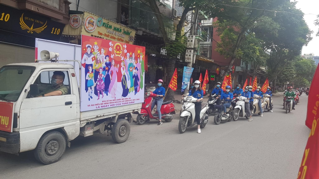 Tuổi trẻ Hoàng Mai ra quân tuyên truyền lưu động 