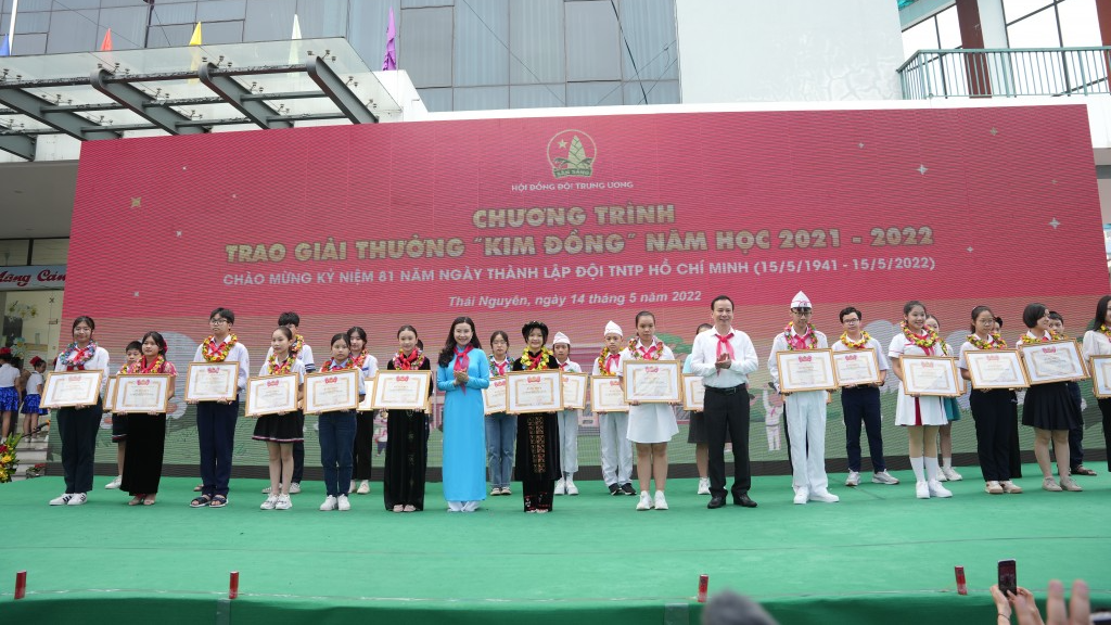 Các tấm gương tiêu biểu được nhận Giải thưởng Kim Đồng 