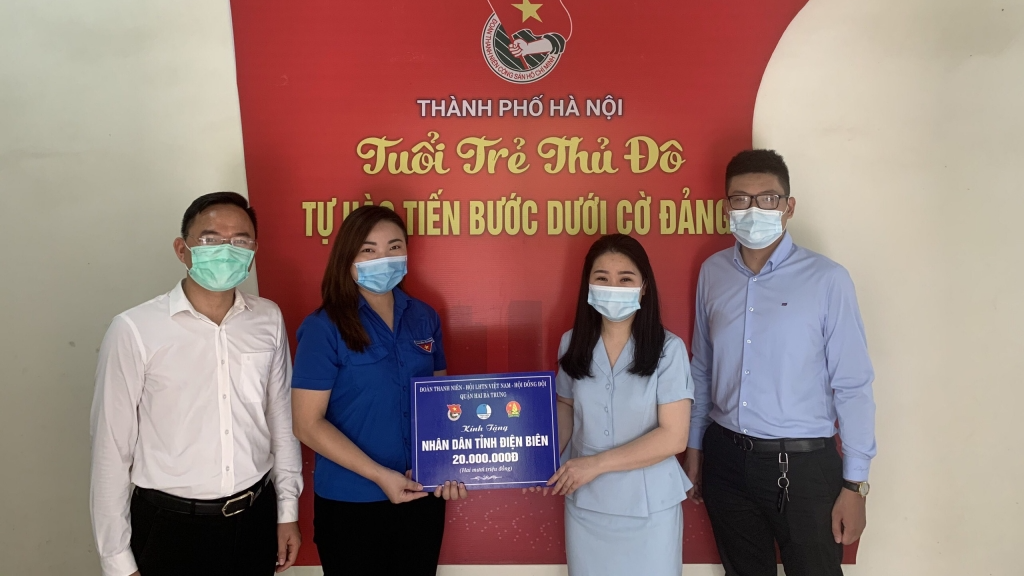 Thông qua Thành đoàn Hà Nội, tuổi trẻ quận Hai Bà Trưng gửi tặng Nhân dân tỉnh Điện Biên 20 triệu đồng 