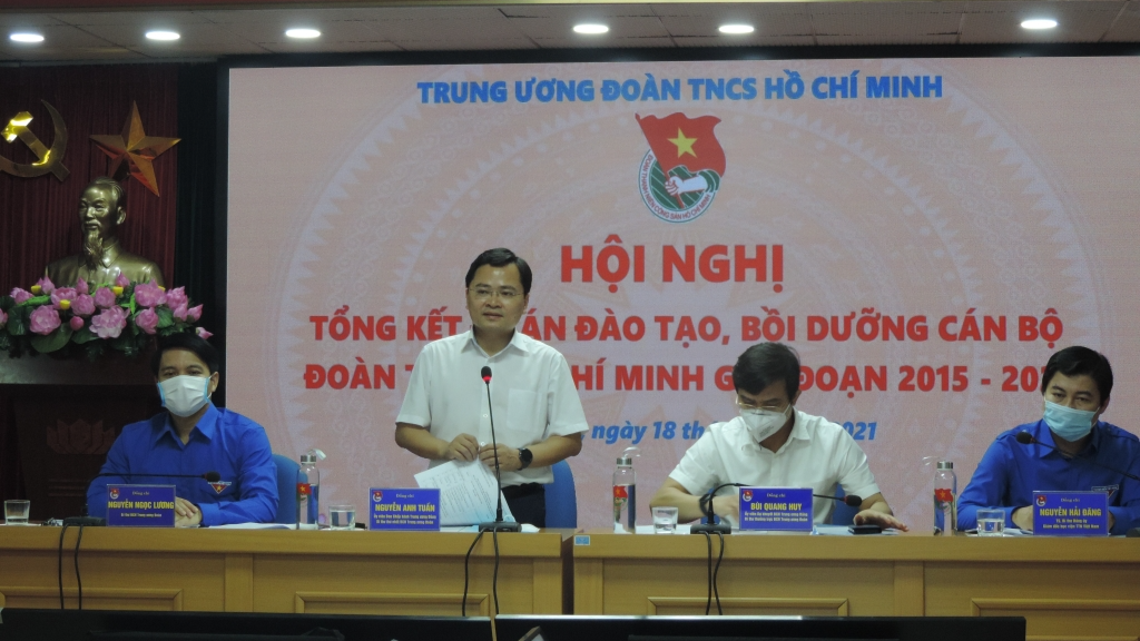 Đồng chí Nguyễn Anh Tuấn, Bí thư thứ nhất Trung ương Đoàn phát biểu tại hội nghị