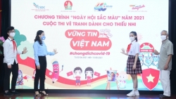 Thiếu nhi thi tài vẽ tranh đóng góp cho Quỹ vắc-xin phòng Covid-19