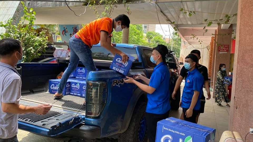 Đoàn viên, thanh niên Thủ đô vận chuyển vật phẩm hỗ trợ Nhân dân Bắc Giang chống dịch