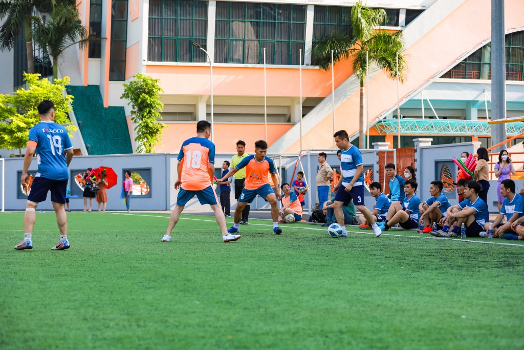 Khai mạc giải bóng đá Đoàn Thanh niên Tổng công ty Xây dựng Hà Nội