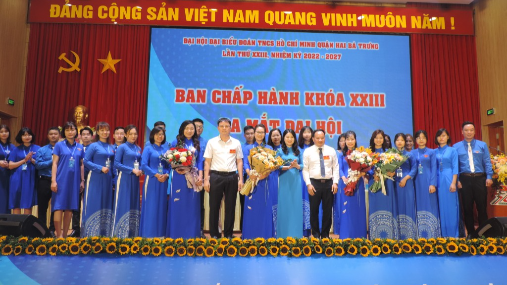 Ban chấp hành Đoàn Thanh niên quận Hai Bà Trưng nhiệm kỳ 2022 - 2027 ra mắt tại Đại hội