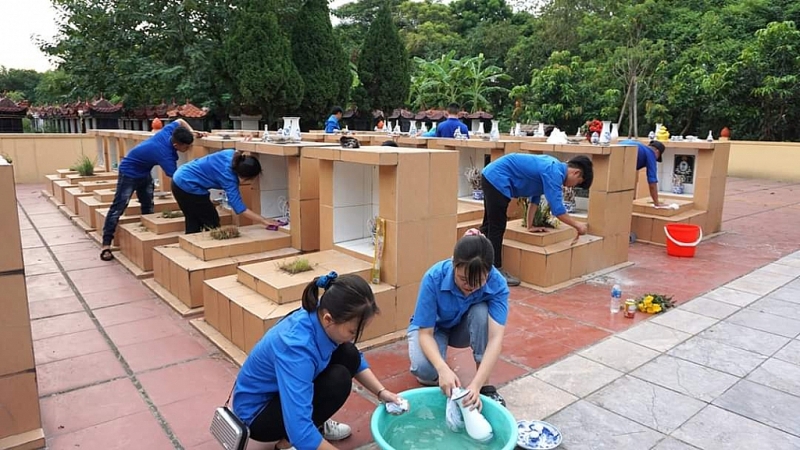 Tri ân những người đã hiến dâng tuổi xuân cho đất nước