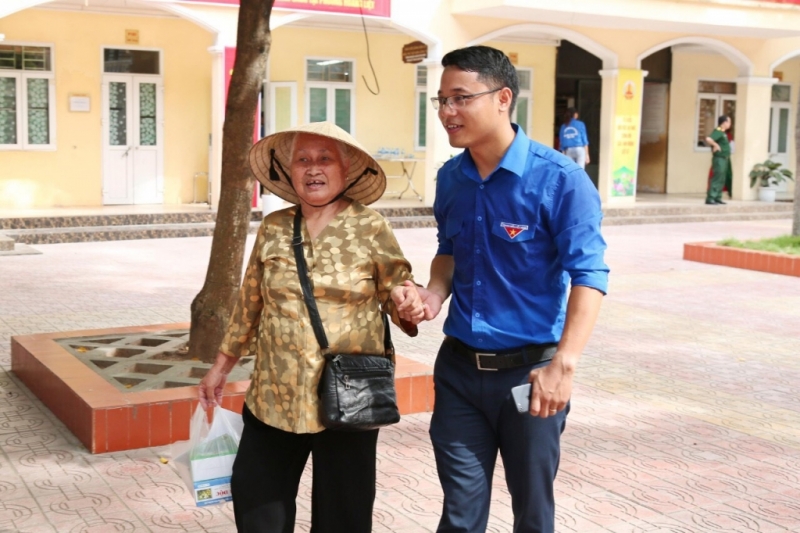 Tri ân những người đã hiến dâng tuổi xuân cho đất nước