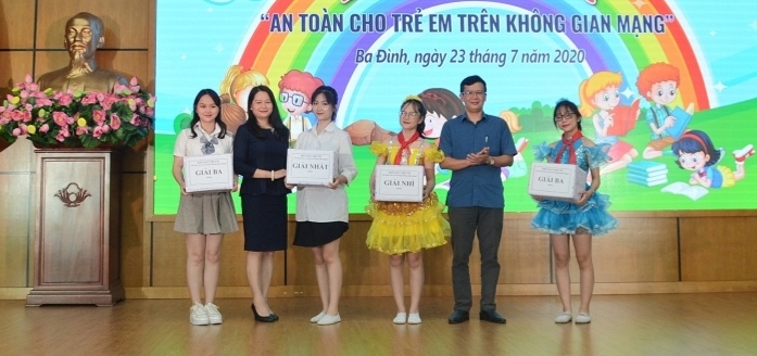 An toàn cho trẻ em trên không gian mạng