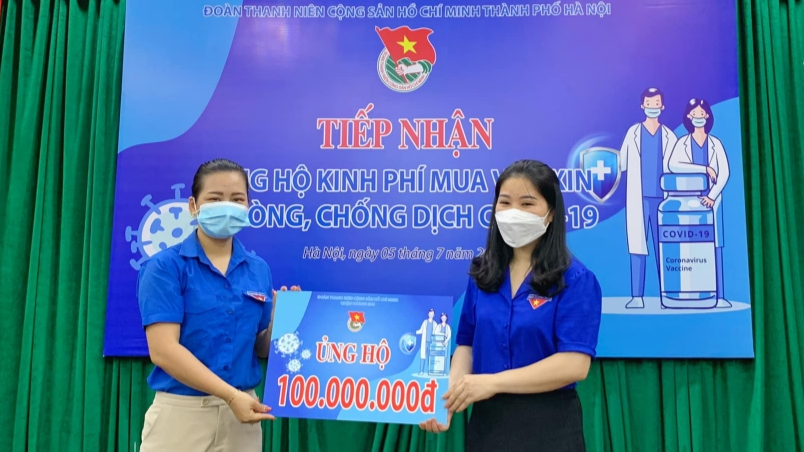 Thông qua Thành đoàn Hà Nội, Quận đoàn Hoàng Mai ủng hộ Quỹ vắc -xin phòng chống Covid-19