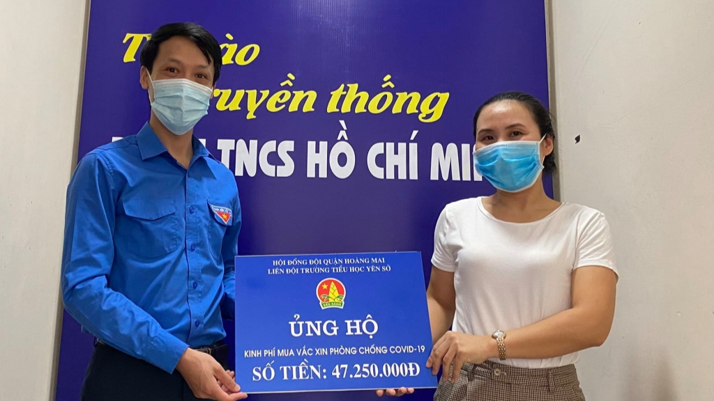 Quận đoàn Hoàng Mai tiếp nhận ủng hộ từ cơ sở 