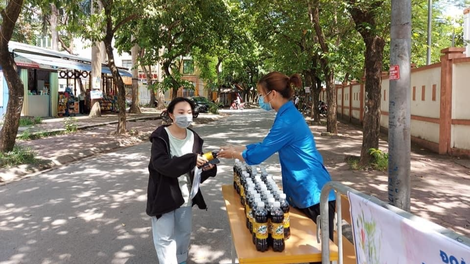 Hỗ trợ cả vật chất và tinh thần để các em có kỳ thi an toàn 