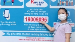 Hà Nội: Học trò trường Dương Liễu A làm chong chóng ủng hộ Quỹ Vắc xin