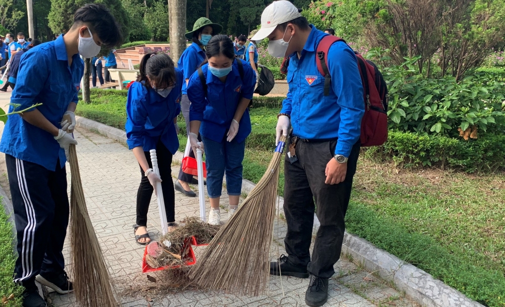 Tuổi trẻ quận Hà Đông ra quân tuyên truyền phòng chống dịch Covid-19