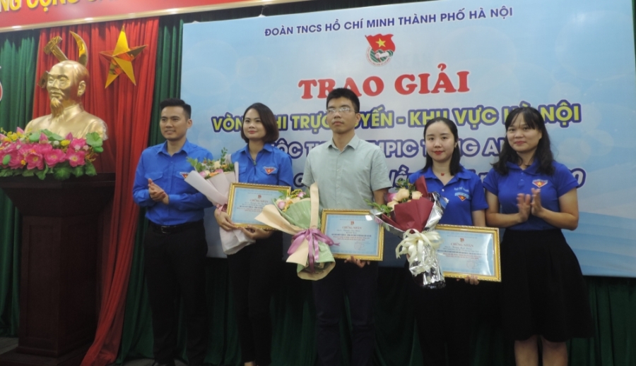 3 thí sinh xuất sắc nhận giải tuần 4 cuộc thi Olympic tiếng Anh