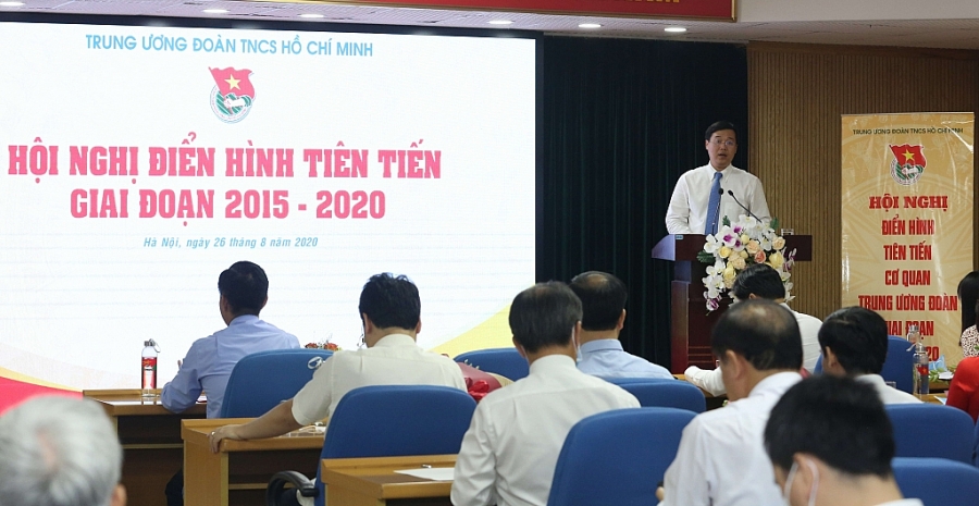 bieu duong dien hinh tien tien trong phong trao thi dua yeu nuoc