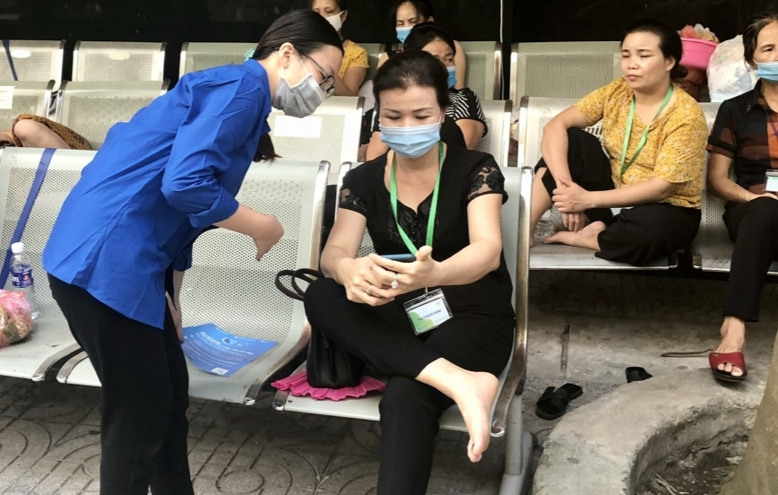 Thêm một “ATM khẩu trang” miễn phí tặng người dân phòng dịch Covid-19