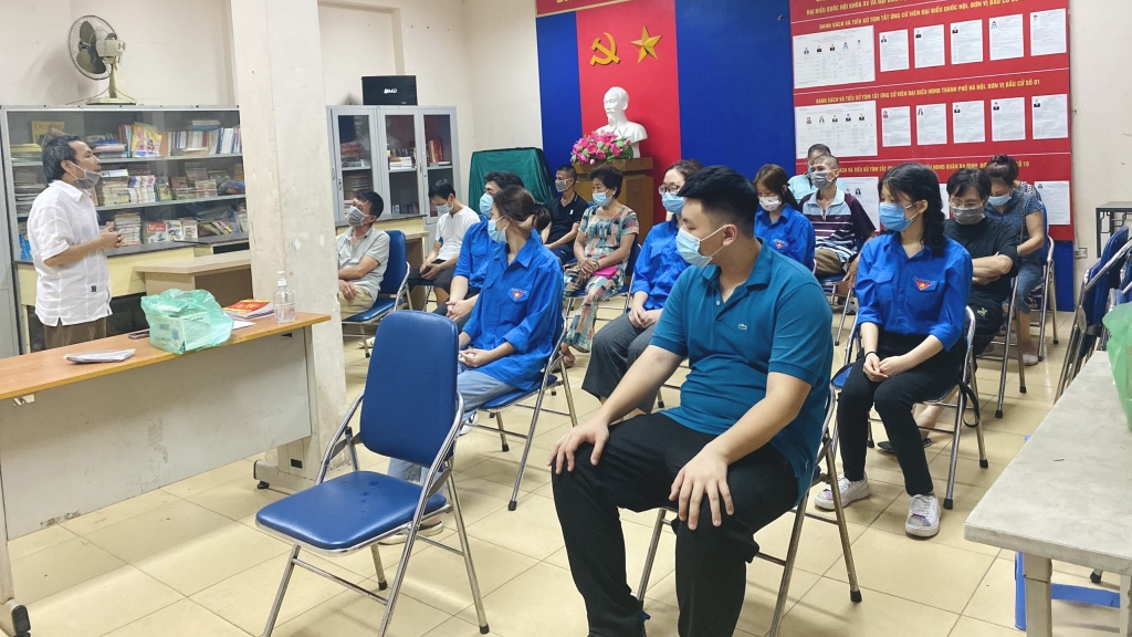 Một buổi sinh hoạt của Câu lạc bộ B93 phường Nguyễn Trung Trực (ảnh tư liệu)