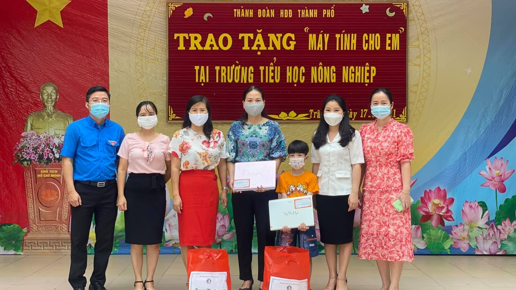 Đoàn công tác của Thành đoàn, Hội đồng Đội thành phố Hà Nội 