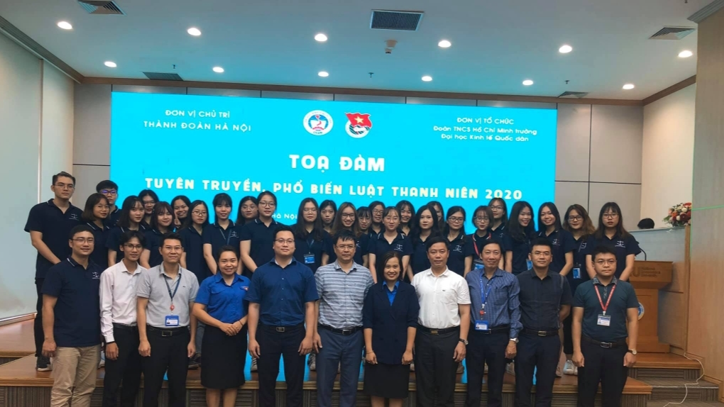 Các đại biểu tham gia tọa đàm 