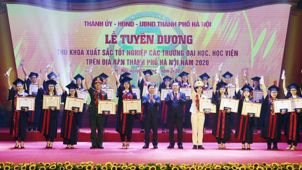 Lễ tuyên dương Thủ khoa xuất sắc tốt nghiệp các trường đại học, học viện năm 2020