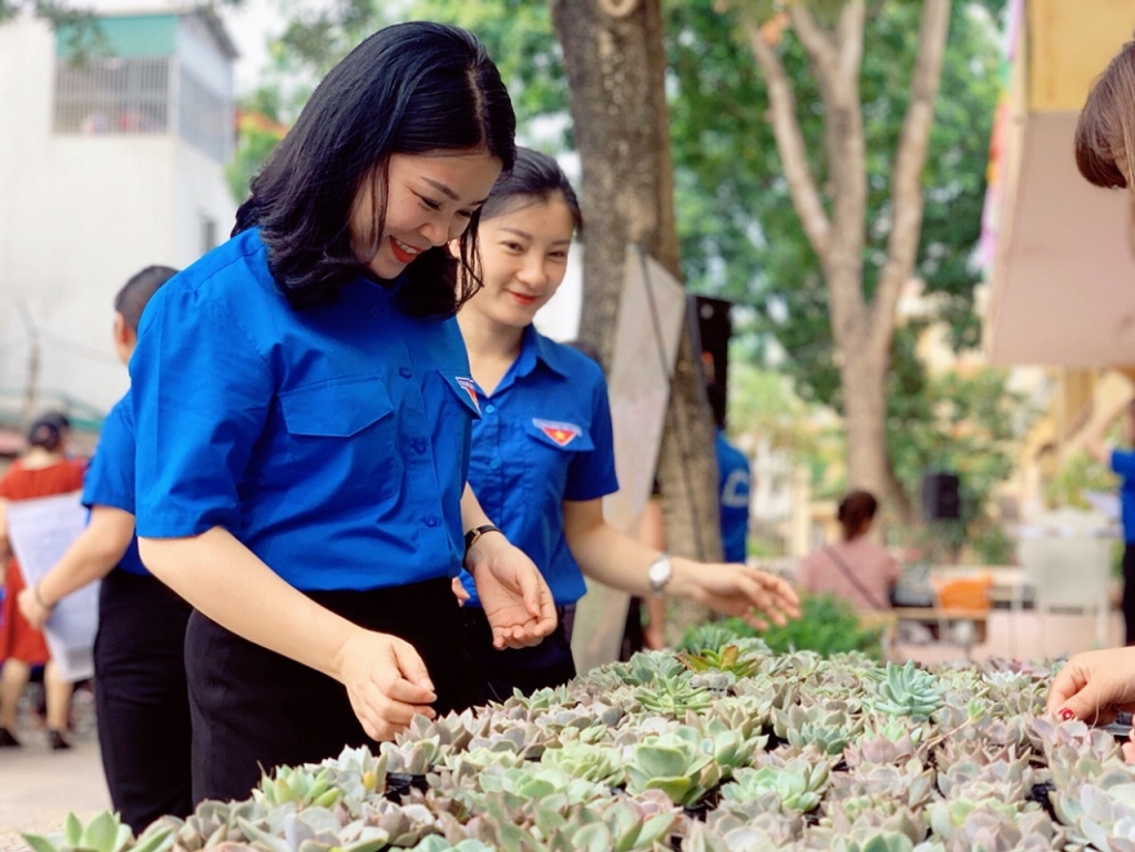 Đồng chí Chu Hồng Minh, Bí thư Thành đoàn Hà Nội động viên hoạt động của tuổi trẻ quận Hà Đông 