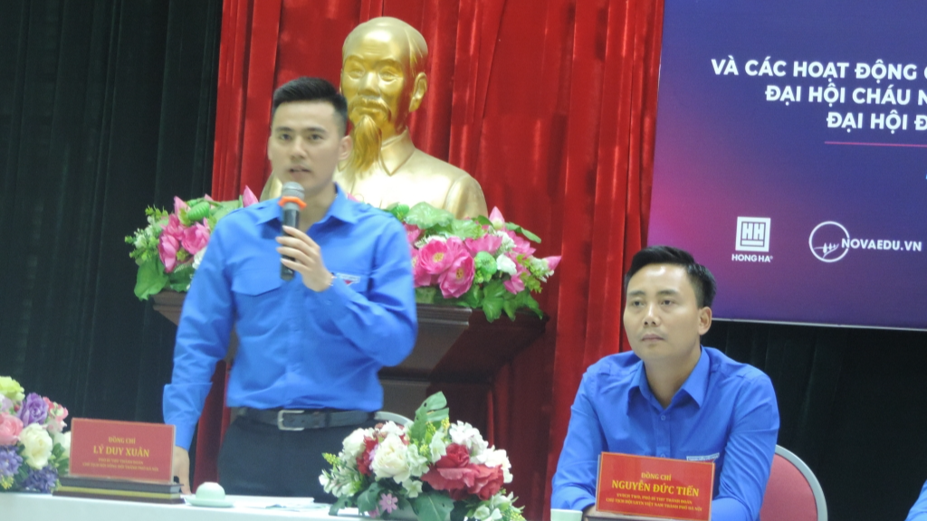 Anh Lý Duy Xuân, Phó Bí thư Thành đoàn, Chủ tịch Hội đồng Đội thành phố Hà Nội thông tin đến báo chí về Đại hội Cháu ngoan Bác Hồ 