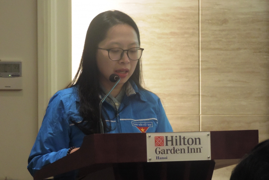 Chị Trần Kim Huyền, Bí thư Quận đoàn Hoàn Kiếm phát biểu tại chương trình 
