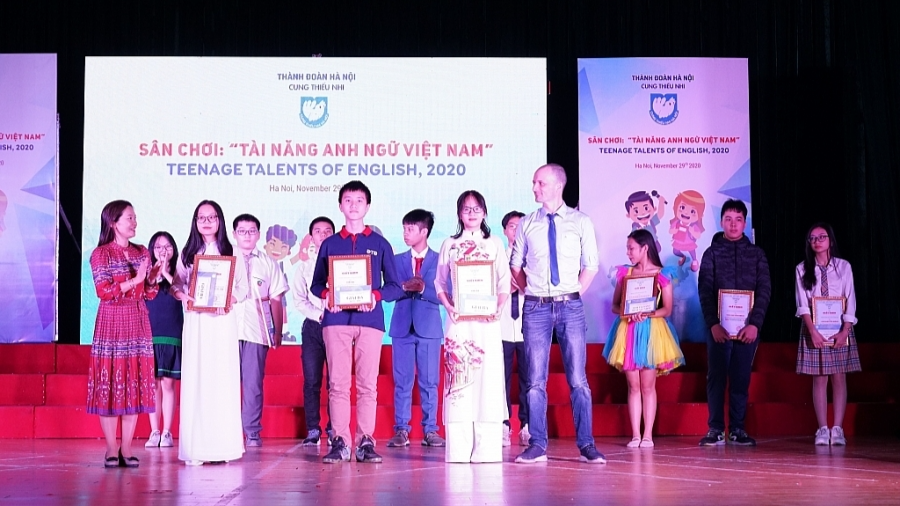 Các thí sinh đoạt giải cuộc thi Tài năng Anh ngữ Việt  Nam năm 2020