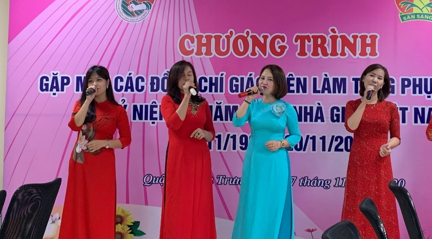 Tiết mục văn nghệ đặc sắc của các cô giáo quận Hai Bà Trưng 