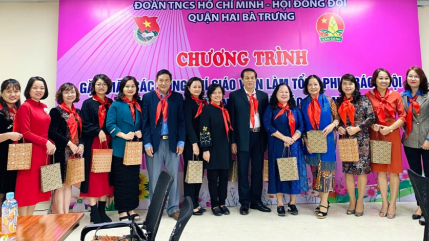 Một trong những hoạt động của tuổi trẻ quận Hai Bà Trưng (Hà Nội) tri ân các thầy cô giáo 