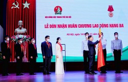 Hội đồng Đội thành phố Hà Nội vinh dự đón nhận Huân chương Lao động hạng Ba