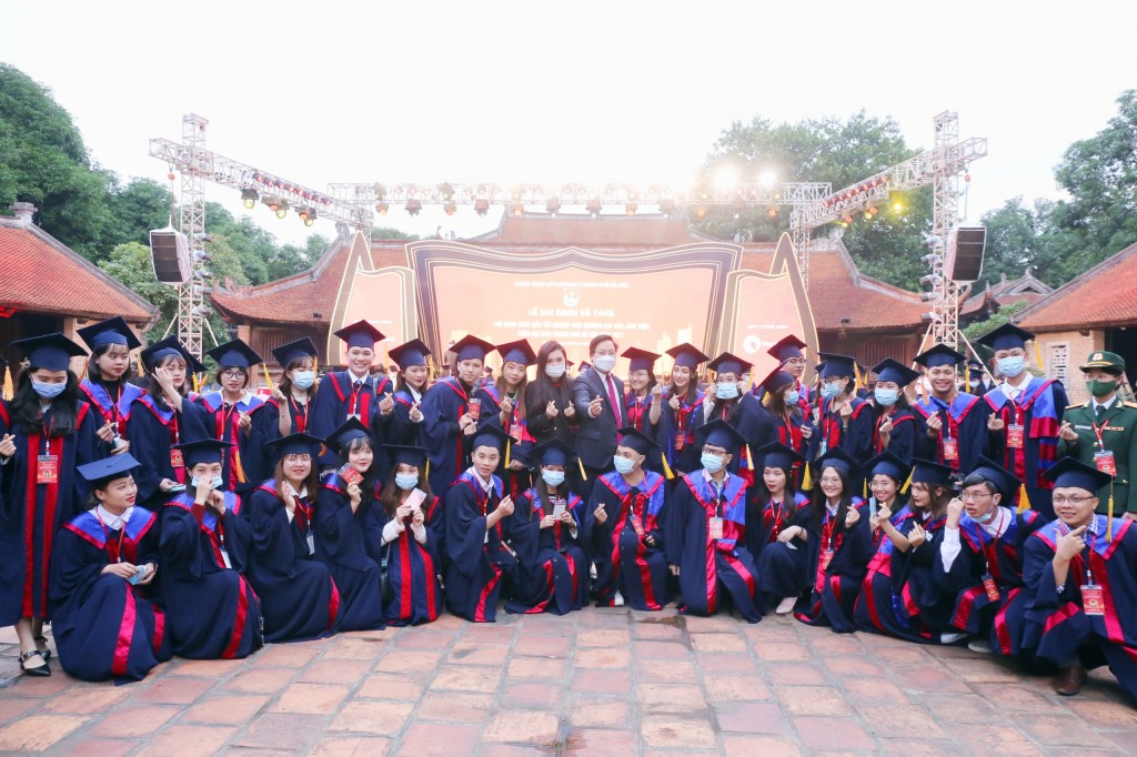 Các Thủ khoa xuất sắc tốt nghiệp các trường đại học, học viện năm 2021